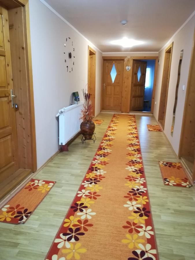 Отели типа «постель и завтрак» Nárcisz B&B Корунд-19