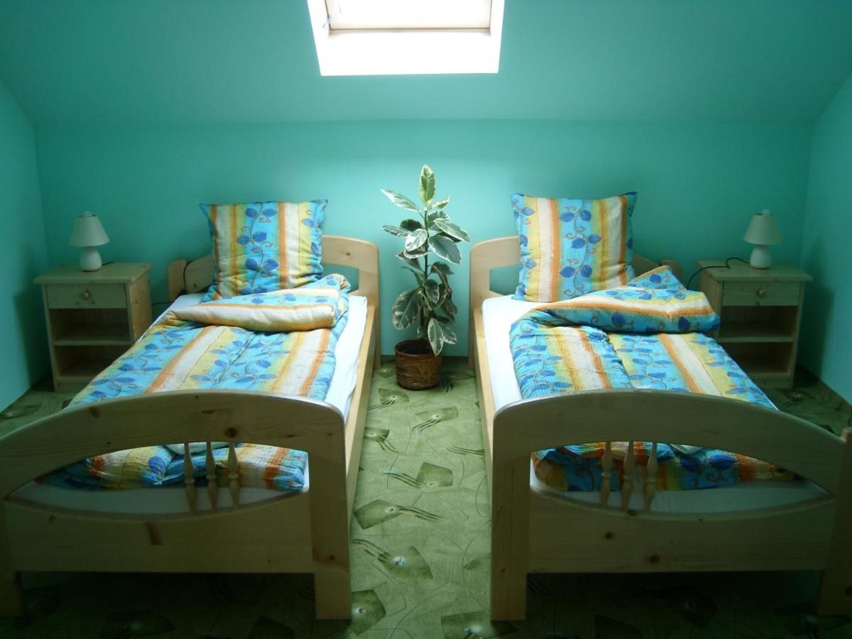 Отели типа «постель и завтрак» Nárcisz B&B Корунд