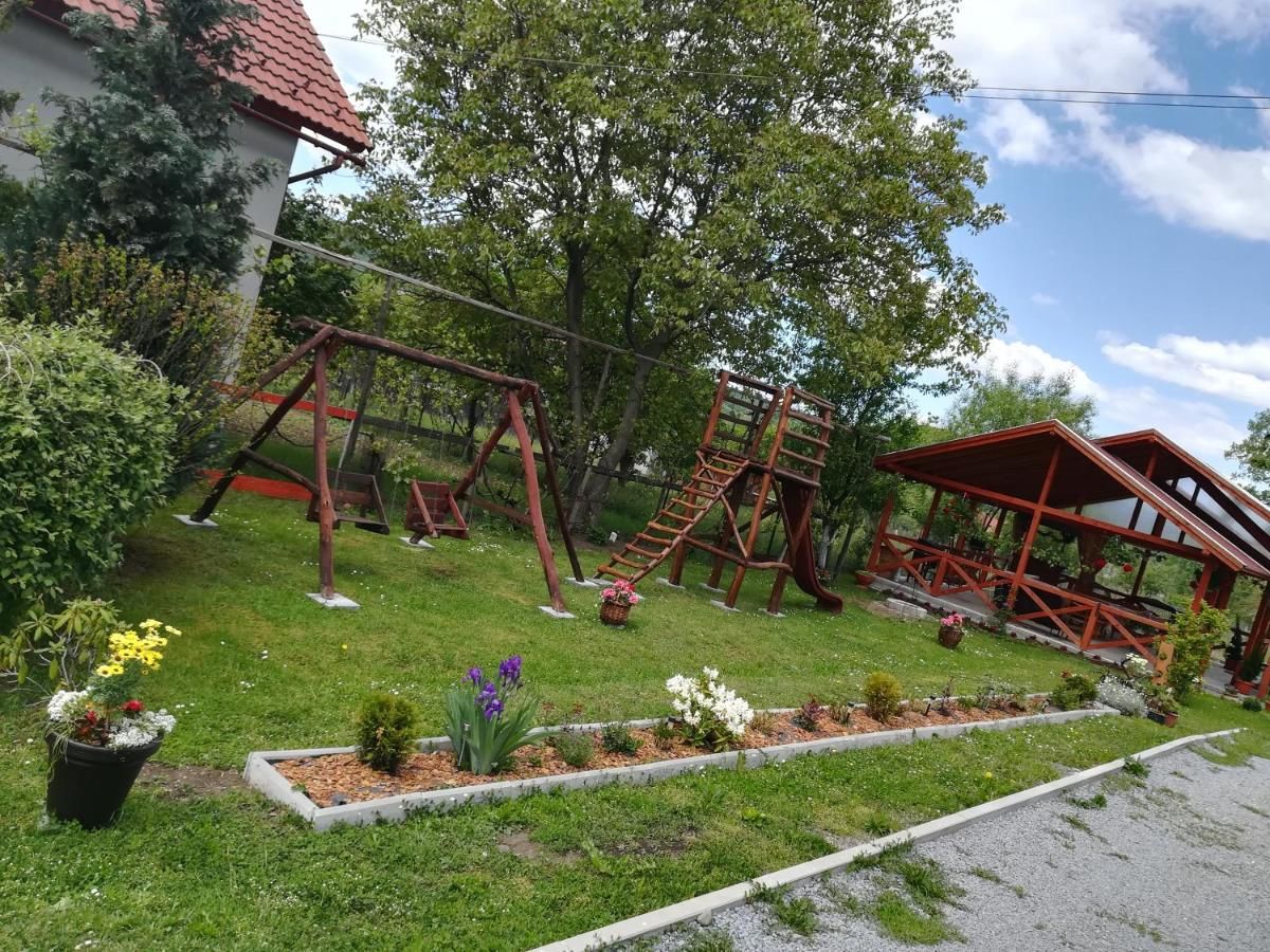 Отели типа «постель и завтрак» Nárcisz B&B Корунд-36